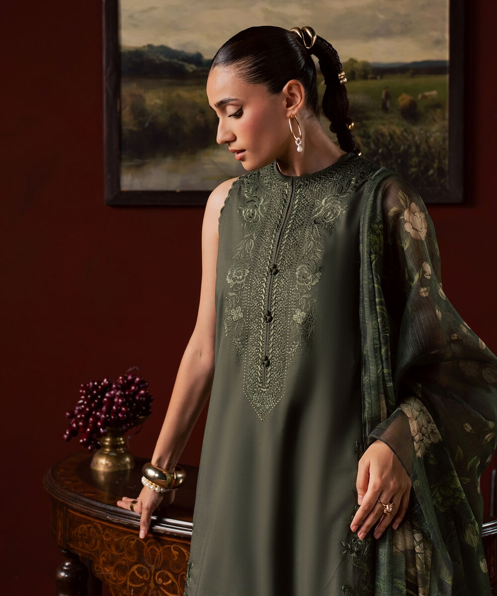 3 Piece - Embroidered Lawn Suit โ Sapphire view 3